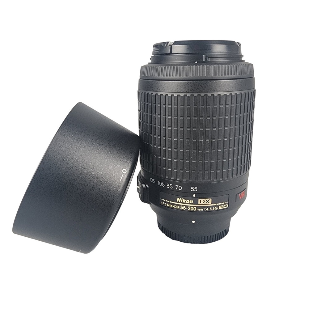 Nikon AF-S DX NIKKOR 55-200mm f/4-5.6G ED VR Telephoto Zoom Lens HB-37 Hood